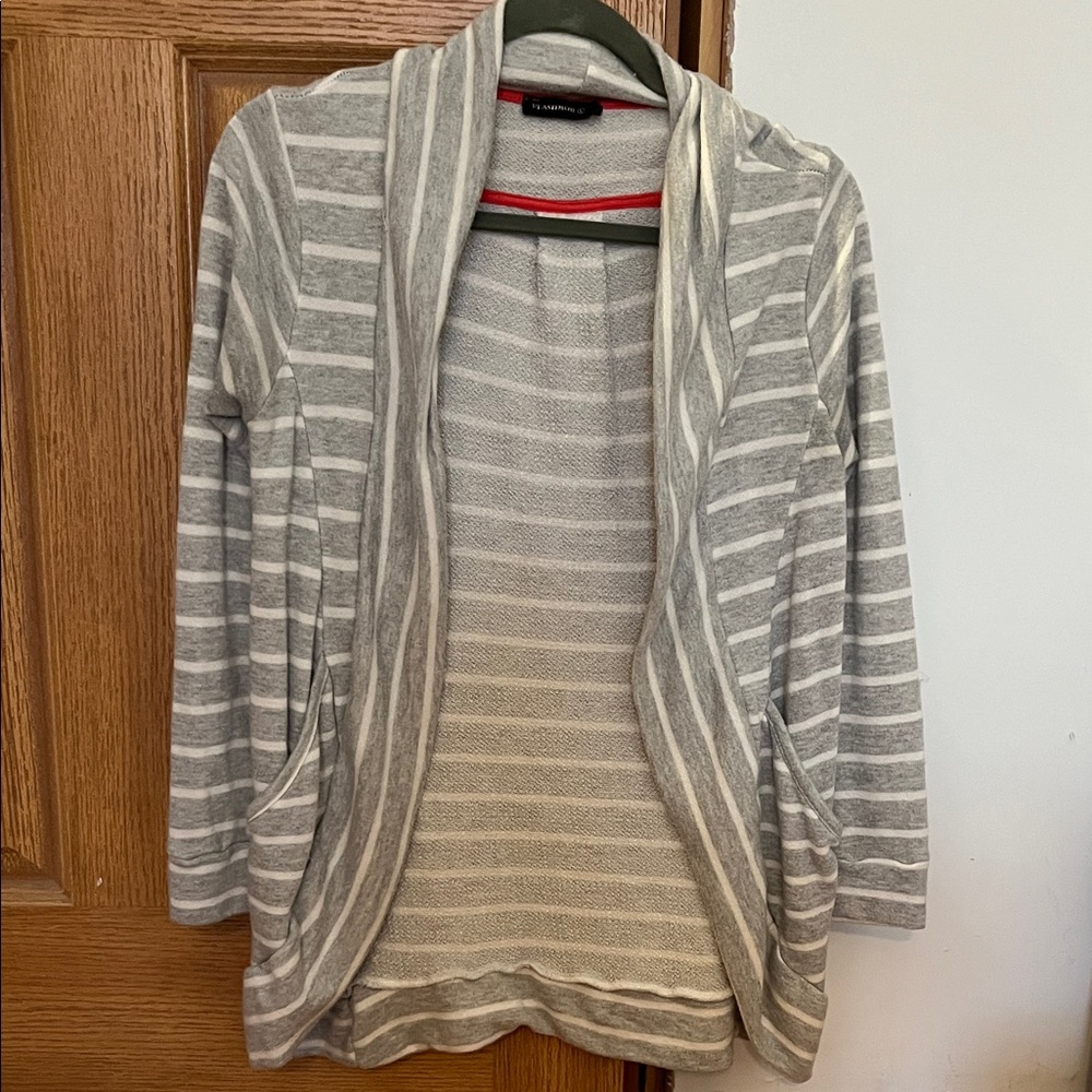 Chic Striped Gray Cardigan